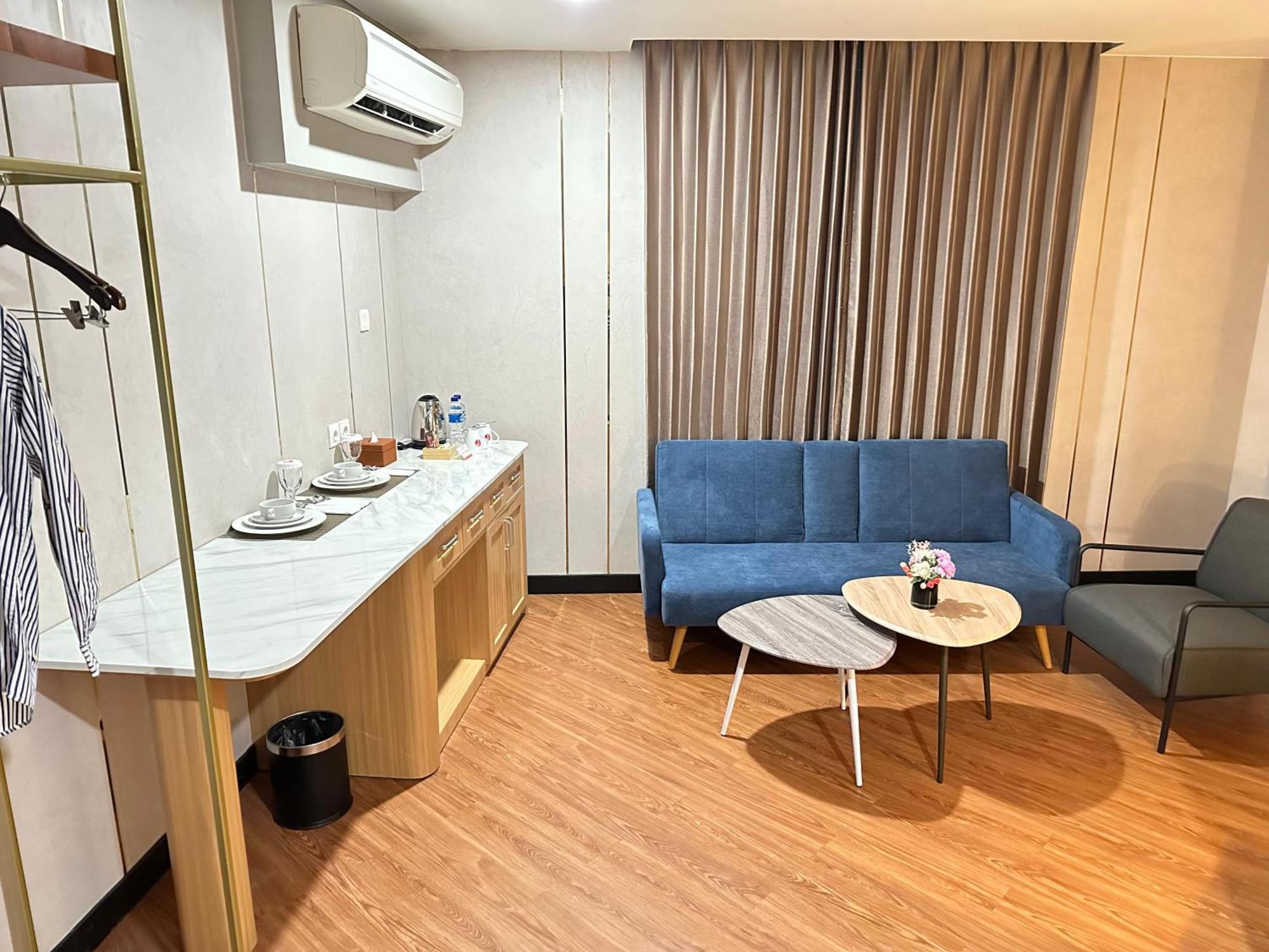 D'Primahotel Jemursari Surabaya Exteriör bild