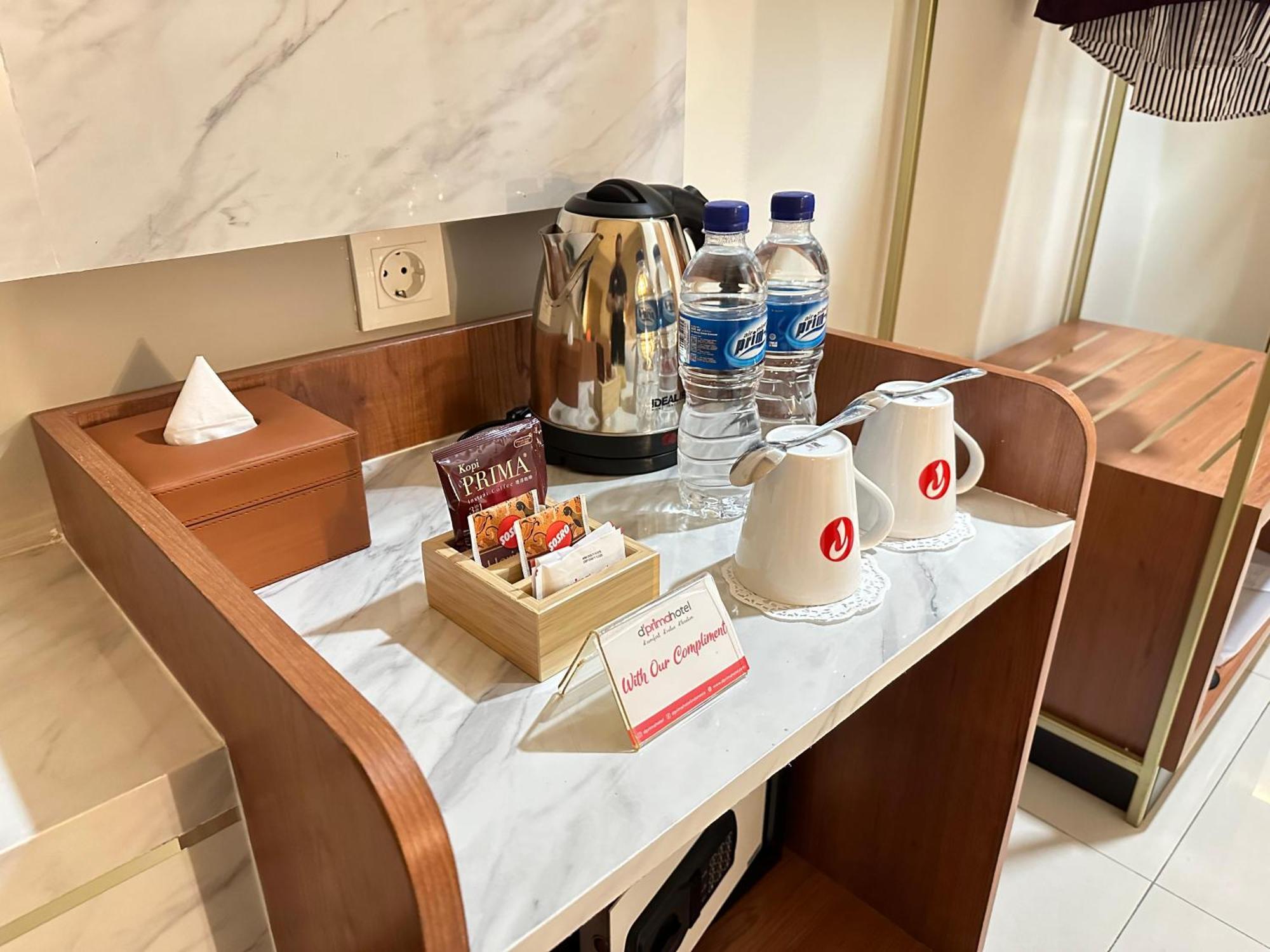 D'Primahotel Jemursari Surabaya Exteriör bild