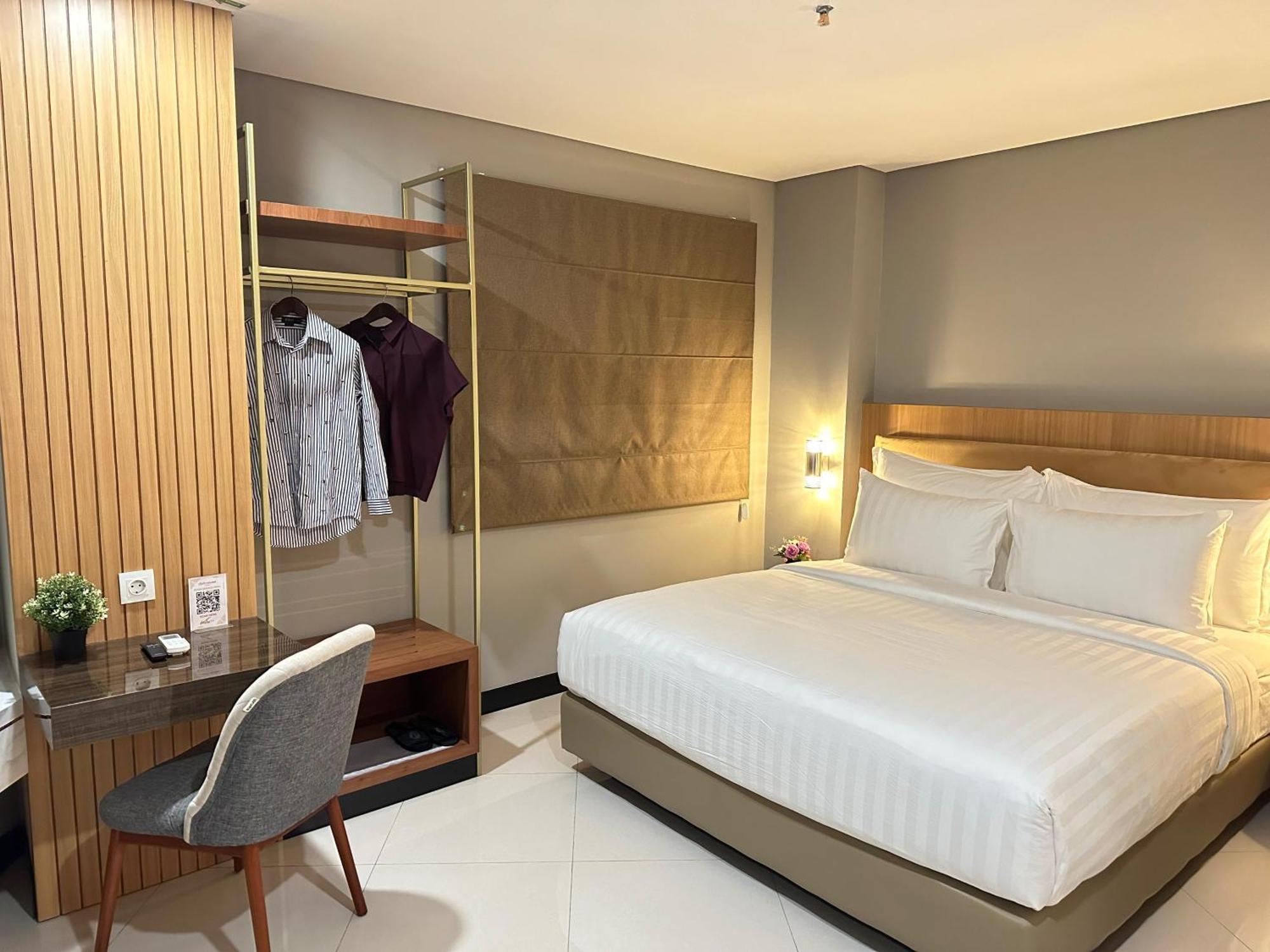 D'Primahotel Jemursari Surabaya Exteriör bild